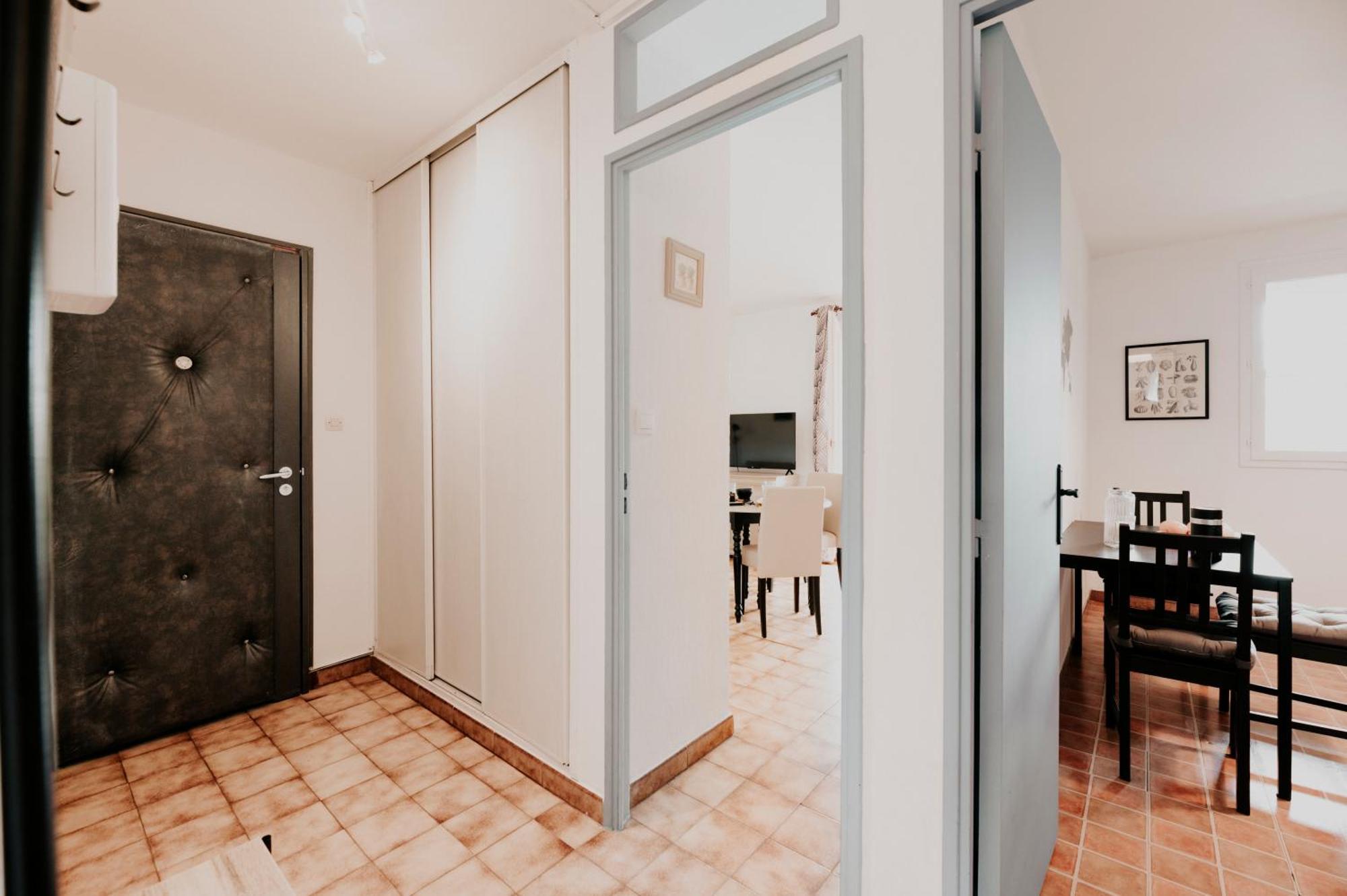 Netflix - Lit Queen Size - Terrasse Plein Sud - Climatisation - 2'Centre-Ville - 6'Mer - Parking Prive - 56M2 - L'Olivine - Offre Speciale Ла Лонд-ле-Мор Екстериор снимка